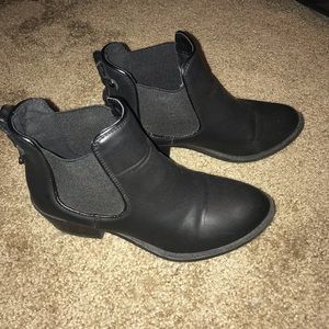 Comfy black ankle booties